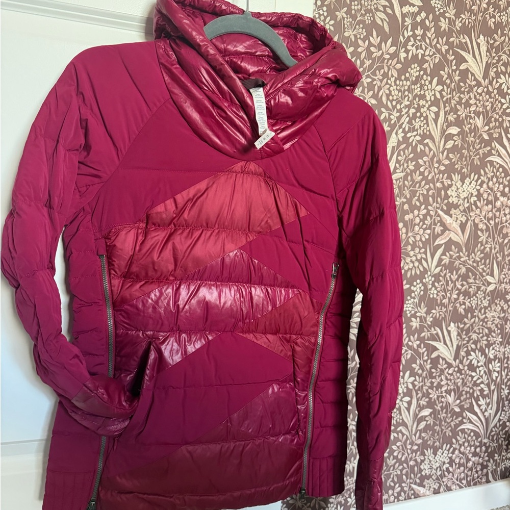 lululemon athletica Quilted Hooded Puffer Jacket in Berry